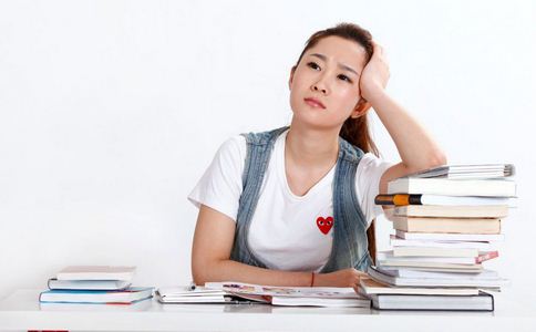 焦虑症影响大 如何学会自我治疗 焦虑症的自我治疗方法 焦虑症的表现 焦虑症的自我治疗